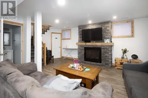210 Arlberg Crescent Blue Mountains ON L9Y 0M1