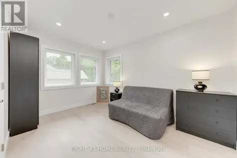 77 Polish Avenue Penetanguishene ON L9M 1W8
