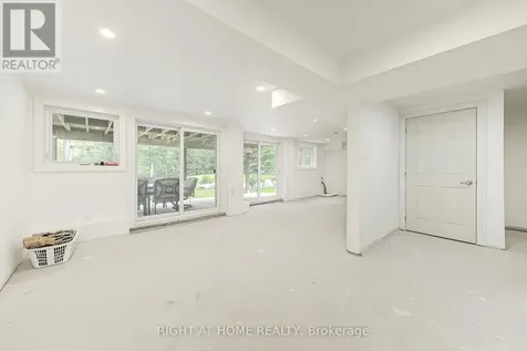 77 Polish Avenue Penetanguishene ON L9M 1W8