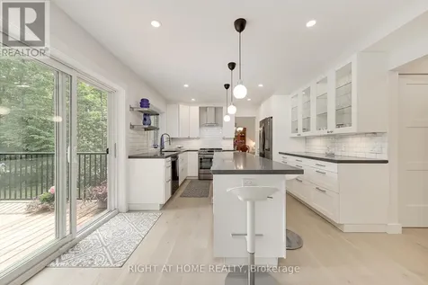 77 Polish Avenue Penetanguishene ON L9M 1W8