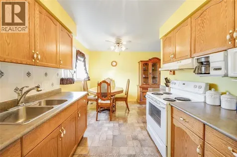2693 Meadowbrook Lane Windsor ON N8T 2Y3