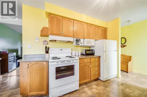 2693 Meadowbrook Lane Windsor ON N8T 2Y3