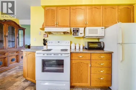 2693 Meadowbrook Lane Windsor ON N8T 2Y3