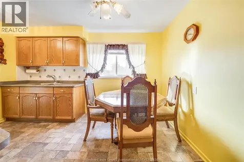 2693 Meadowbrook Lane Windsor ON N8T 2Y3