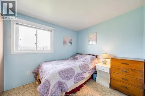 2693 Meadowbrook Lane Windsor ON N8T 2Y3