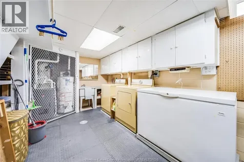 2693 Meadowbrook Lane Windsor ON N8T 2Y3