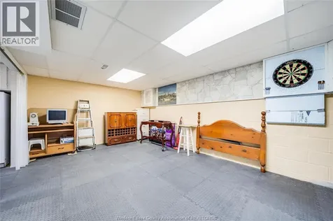 2693 Meadowbrook Lane Windsor ON N8T 2Y3