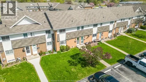 2693 Meadowbrook Lane Windsor ON N8T 2Y3