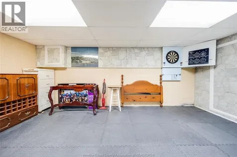 2693 Meadowbrook Lane Windsor ON N8T 2Y3