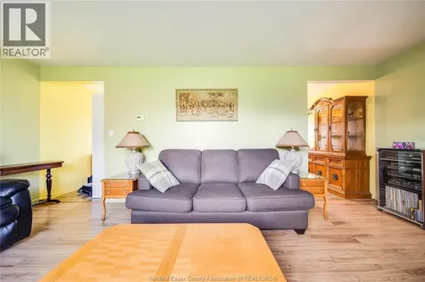 2693 Meadowbrook Lane Windsor ON N8T 2Y3