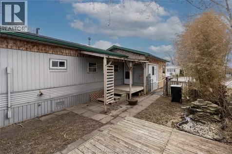 6 Maple Drive McGregor ON N0R 1J0