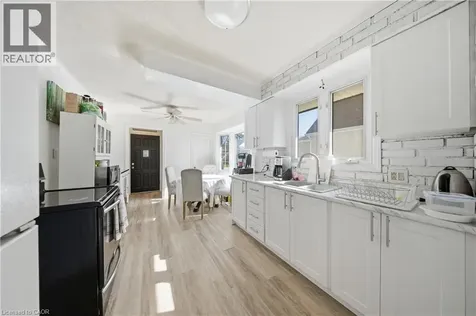 6376 Ash Street Niagara Falls ON L2G 2H5