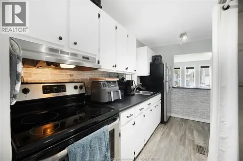 1159 Felix Avenue Windsor ON N9C 3L6