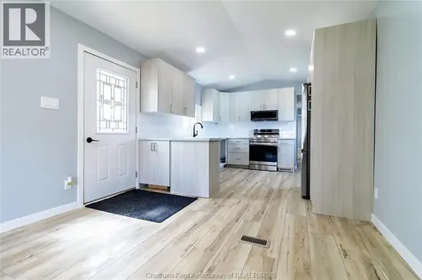 42 London Court Chatham ON N7L 4G6
