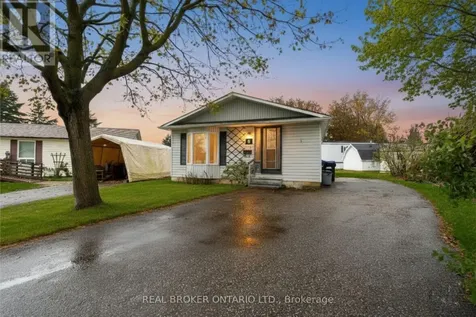 8 Maple Leaf Terrace Innisfil (Cookstown) ON L0L 1L0