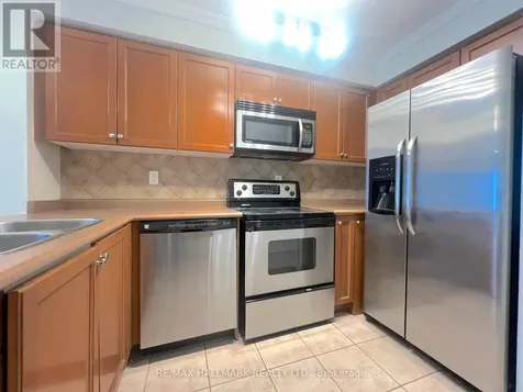 33 Lodgeway Drive Vaughan ON L6A 3S6
