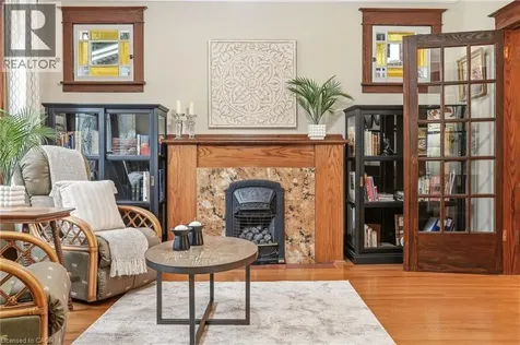 2116 Caroline Street Burlington ON L7R 1L8