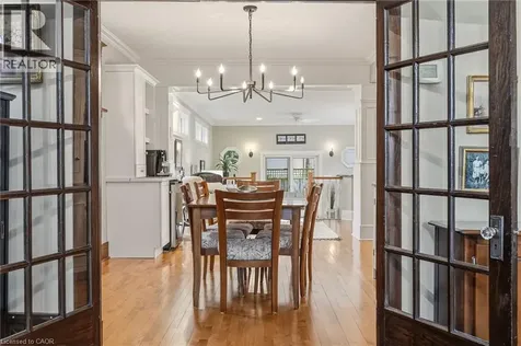 2116 Caroline Street Burlington ON L7R 1L8