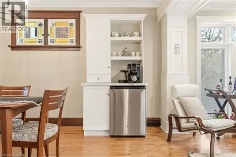 2116 Caroline Street Burlington ON L7R 1L8