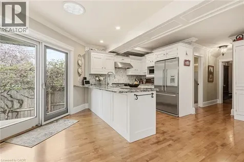 2116 Caroline Street Burlington ON L7R 1L8