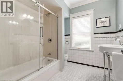 2116 Caroline Street Burlington ON L7R 1L8