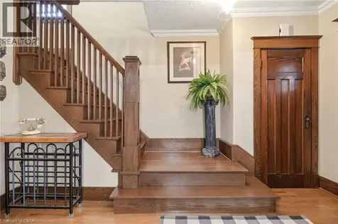 2116 Caroline Street Burlington ON L7R 1L8