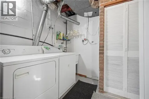 3 Donata Drive Mississauga ON L5M 1T2