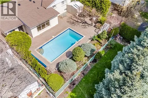 3 Donata Drive Mississauga ON L5M 1T2