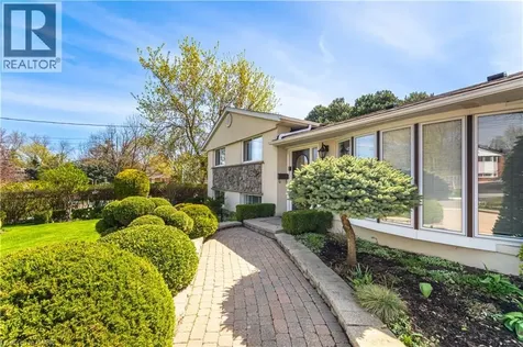 3 Donata Drive Mississauga ON L5M 1T2