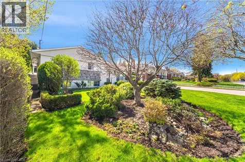 3 Donata Drive Mississauga ON L5M 1T2