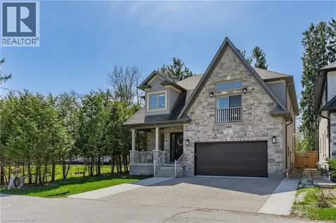 25 Macville Avenue Kitchener ON N2K 1T2