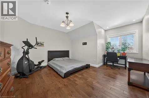25 Macville Avenue Kitchener ON N2K 1T2