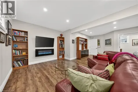 25 Macville Avenue Kitchener ON N2K 1T2