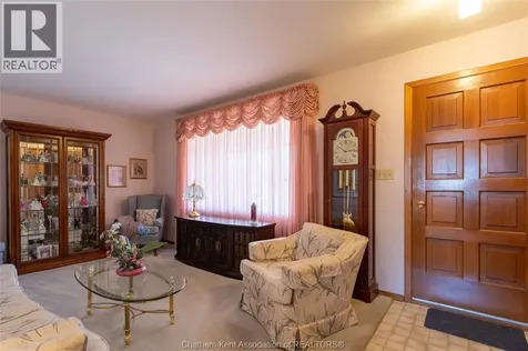 22 Pembroke Crescent Chatham ON N7L 2J4