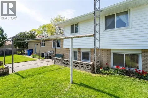 22 Pembroke Crescent Chatham ON N7L 2J4