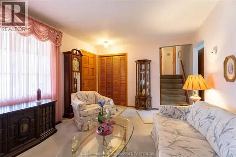 22 Pembroke Crescent Chatham ON N7L 2J4