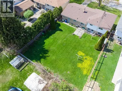 22 Pembroke Crescent Chatham ON N7L 2J4