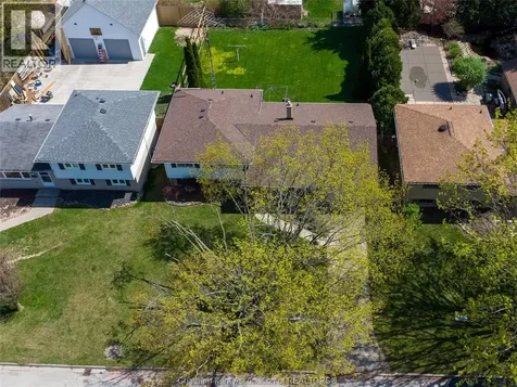 22 Pembroke Crescent Chatham ON N7L 2J4