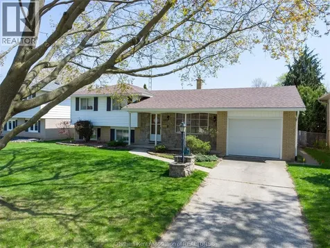 22 Pembroke Crescent Chatham ON N7L 2J4