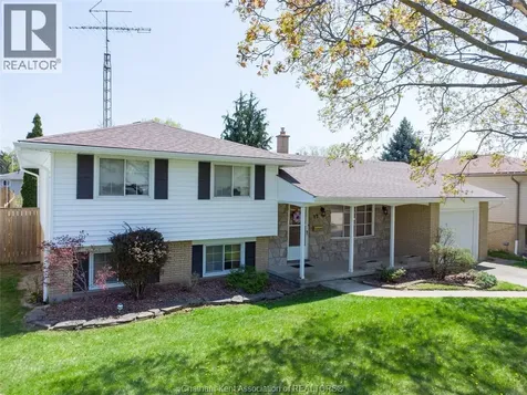 22 Pembroke Crescent Chatham ON N7L 2J4