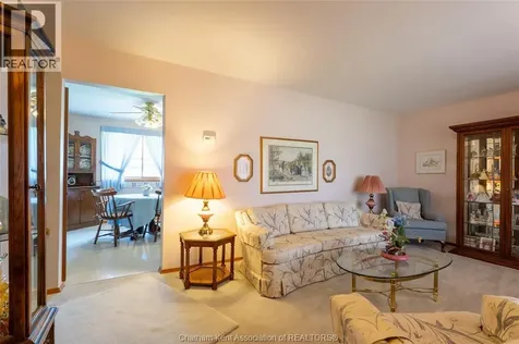22 Pembroke Crescent Chatham ON N7L 2J4