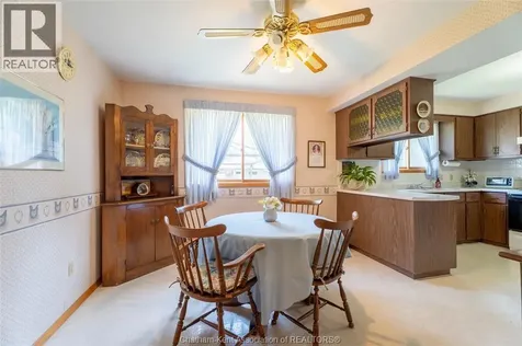 22 Pembroke Crescent Chatham ON N7L 2J4