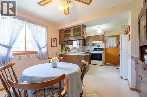 22 Pembroke Crescent Chatham ON N7L 2J4