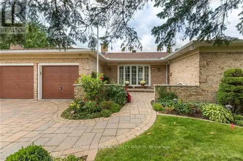 11 Jerrilynn Crescent Ottawa ON K2J 1H3