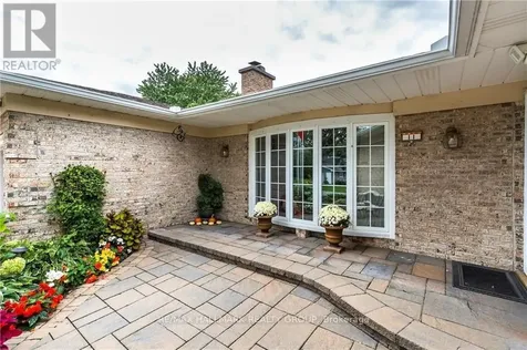 11 Jerrilynn Crescent Ottawa ON K2J 1H3