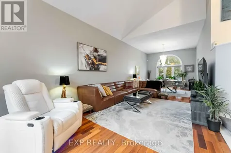 3 Nakota Way Ottawa ON K2J 4E9