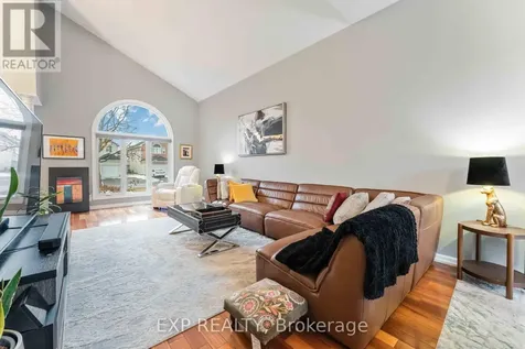 3 Nakota Way Ottawa ON K2J 4E9