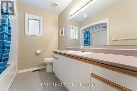 3 Nakota Way Ottawa ON K2J 4E9
