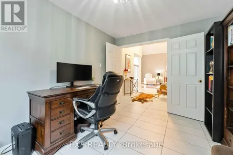 3 Nakota Way Ottawa ON K2J 4E9