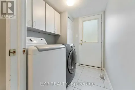 3 Nakota Way Ottawa ON K2J 4E9